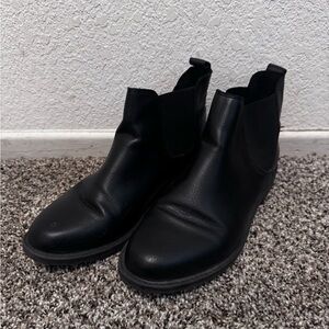 Black Leather Womens Chelsea Boots
